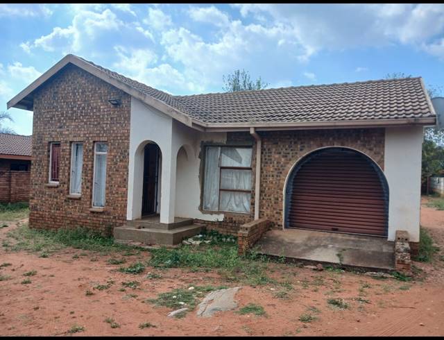 3 BEDROOM HOUSE FOR SALE IN FLORA PARK